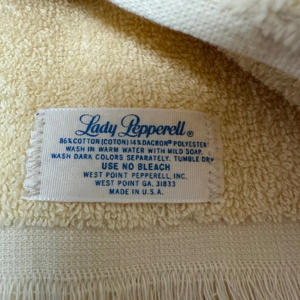 Vintage Lady Pepperell Floral Fringe Bath Towels lot of 2